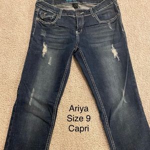 Ariya Capris
